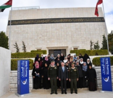 تحت رعاية رئيس هيئة الأركان المشتركة بنك الإسكان يكرم أمهات الشهداء في صرح الشهيد بمناسبتي الكرامة وعيد الأم